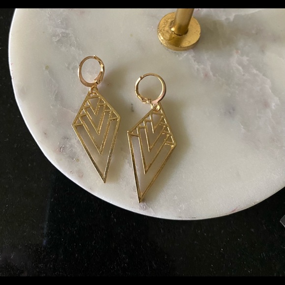 MAKE ME AND OFFER Triangle Geometric Gold Huggie Earrings - Picture 2 of 2